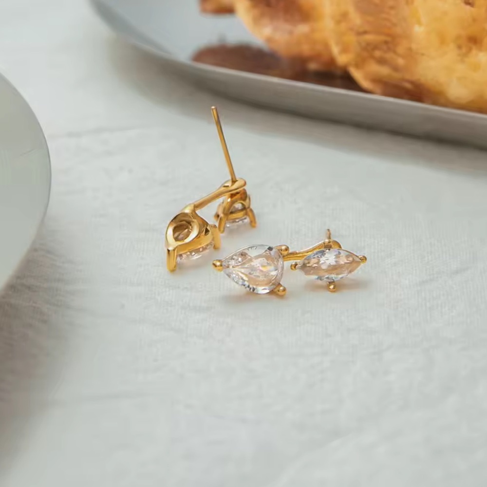 NEW 18K GOLD PLATED WATERDROP & MARQUISE ZIRCON STUD EARRINGS –MINIMALIST DESIGN - Picture 3 of 4